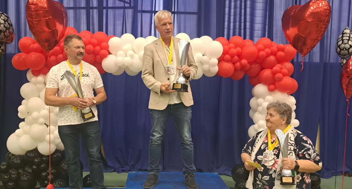 Na drugim miejscu podium wicemistrz Polski Mirosław Jabłoński z Janowca Wielkopolskiego. fot  Marek Kaśków