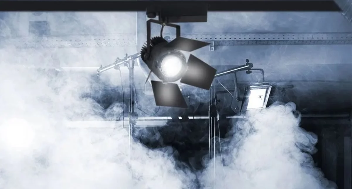 Artykuł promocyjny partnerów portalu, Oświetlenie szynowe jakie lampy wybrać industrialnego wnętrza Inspiracje - zdjęcie, fotografia