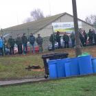 Ostatnie spotkanie na swoim boisku kubice musieli oglądać zza płotu stadionu fot....