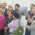 w02