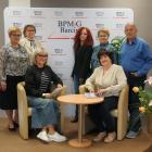Nowe władze Towarzystwa Miłośników Miasta i Gminy Barcin. Siedzą od lewej: prezeska...