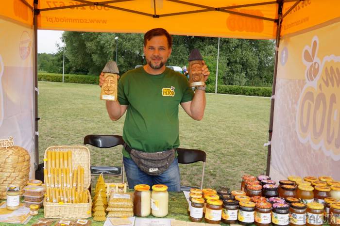 Pasieka Sam Miód ze Żnina podobnie, jak przed rokiem, otrzymała Barć Burmistrza Barcina za produkt pszczeli fot. Karol Gapiński