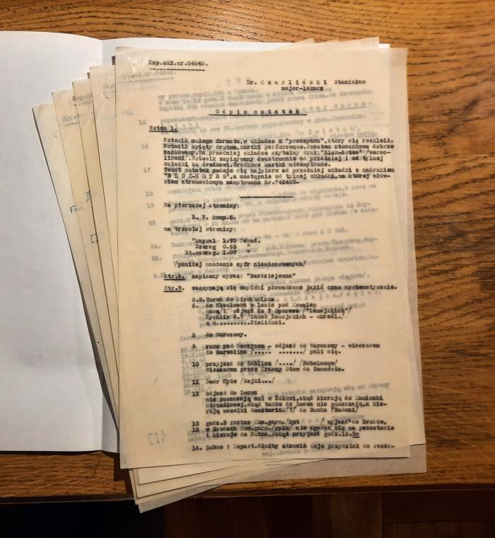Oryginalny, sporządzony w 1943 roku maszynopis odpisu notatników Stanisława Czarlińskiego. Egzemplarz przechowany przez dr. Franciszka Bielaka z Krakowa, przekazany do Archiwum Nauki PAN i PAU w Krakowie, gdzie znajduje się obecnie, fot. Miłka Księska