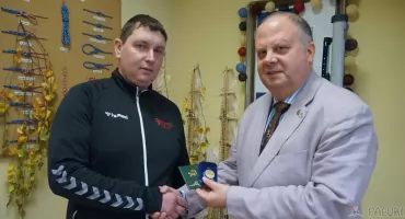 Kolekcjoner urodzinowych pucharów prezesa z Medalem za Zasługi dla Wędkarstwa