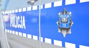 Metodą na policjanta próbował okraść żniniankę na 40 tys. zł. Prawdziwym policjantom udało się temu zapobiec