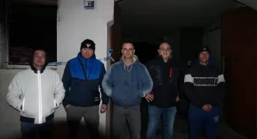To oni wyciągnęli trzy osoby z płonącego mieszkania w Barcinie