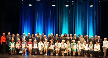 Jubileusze pożycia małżeńskiego w Barcinie. Są ze sobą 55 i 60 lat! (zdjęcia, film)