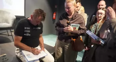 Człowiek jest tym, co daje innym czyli intelektualna uczta z Markiem Kamińskim na zakończenie Festiwalu Podróżniczego