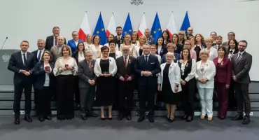 Odznaczenia państwowe dla żnińskich bibliotekarzy, gąsawskich urzędniczek i prezeski KHDK w Żninie (zdjęcia)