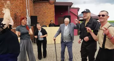 Festyn rodzinny w Jabłowie Pałuckim. Zobacz, jak tańczy najstarszy mieszkaniec gminy (zdjęcia+film)