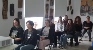 Licealiści ze Żnina poznają etnografię Pałuk
