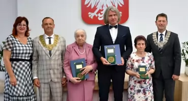 Kazimiera Kowalska, Jadwiga Bołka i Piotr Szybowicz zostali uhonorowani medalem Sędziwoja z Szubina