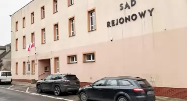 Akt notarialny przekazania działki pod nowy budynek sądu rejonowego w Szubinie został podpisany.