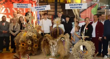 Dożynki Gminne w Barcinie. Najpiękniejszy wieniec przyjechał z Pturka (zdjęcia + film)