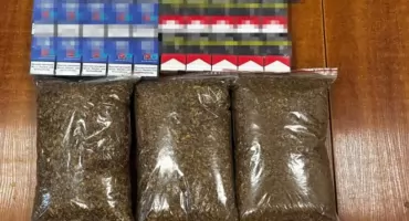 48 lat, 160 paczek papierosów i 3 kg tytoniu - bez polskiej akcyzy w barcińskim mieszkaniu