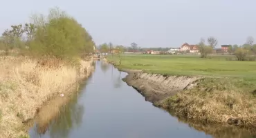 Skarżą się mieszkańcy, interpelują radni, a Wody Polskie rzadko reagują i pracują w swoim rytmie