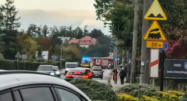 Wypadek koło Urzędu Skarbowego w Żninie. Dwie osoby w szpitalu