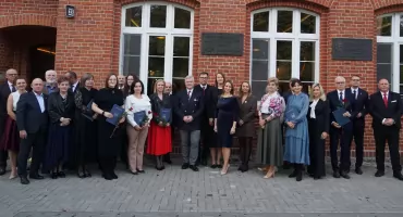 Burmistrz Żnina nagrodził nauczycieli. Dyrektor jedynki też z nagrodą kuratora! (zdjęcia)